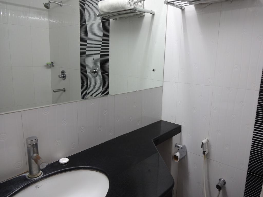 La Hospin Hotel Rājahmundry Rom bilde